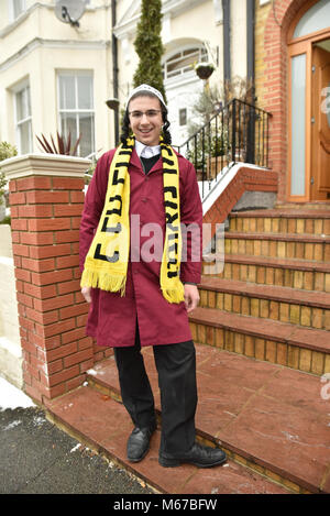 Stamford Hill, London, UK. 1. März 2018. Juden in Stamford Hill, London feiern Purim und eine Lesung des Buches Esther hören, und die Geschichte von der Niederlage des Persischen Haman. Quelle: Matthew Chattle/Alamy leben Nachrichten Stockfoto