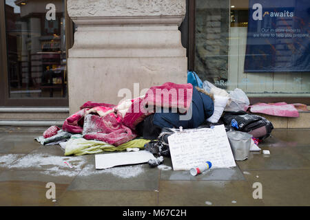 London, Großbritannien. 1 Mär, 2018. Rekordzahl von Obdachlosen Warnmeldungen bei klirrender Kälte Credit: Velaren Grant/ZUMA Draht/Alamy leben Nachrichten Stockfoto