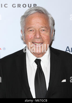 *** Foto *** Robert Kraft ist nicht der Vater von Ricki Noels Lander Baby *** Los Angeles, CA - 15. Februar Robert Kraft an der Universal Music Group 2016 GRAMMY After Party im Ace Hotel Am 15. Februar 2016. Credit: RTNSadou/MediaPunch Stockfoto