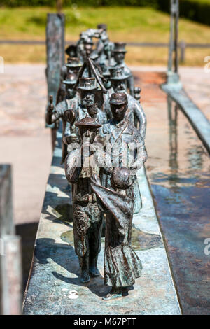 Brunnen Skulptur mit Bronzefiguren, Warnemünde, Deutschland Stockfoto