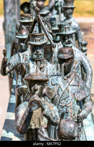 Brunnen Skulptur mit Bronzefiguren, Warnemünde, Deutschland Stockfoto