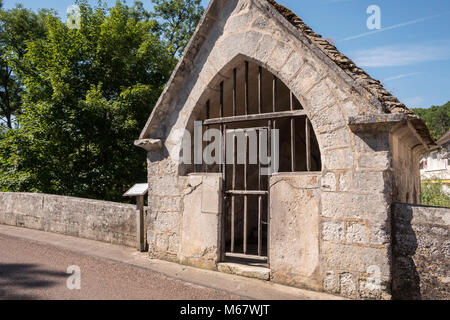 Stadttor von Mailly le Chateau Yonne Bourgogne-Franche-Comte Frankreich Stockfoto