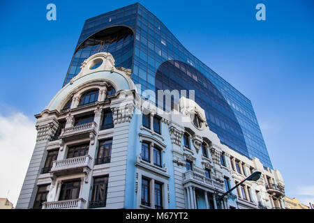 Lissabon, Portugal - durch die Kombination von Moderne und alte Architektur, Lissabon, Portugal Stockfoto