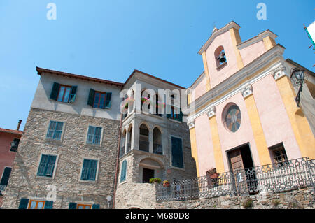 Mittelalterliches Dorf in den Bergen, Apricale, Provinz Imperia, Ligurien, Italien Stockfoto