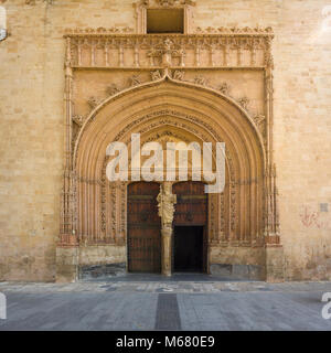 Die parochiale Kirche von Santiago Apostol in der Stadt Orihuela, Provinz Alicante, Spanien. Stockfoto