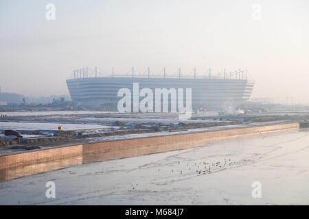 Kaliningrad, Russland - 08 Februar 2018: Der Bau des neuen Stadions für die Fußball-WM 2018 auf der Winter morgen Stockfoto