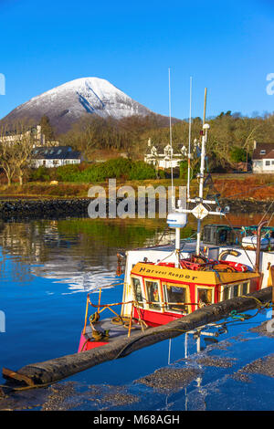 Die felsigen Strand in Elgol auf die Isle of Skye mit der Cuillins hinter sich. Stockfoto