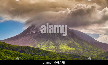 Die Soufriere Hills Vulkan und die verlassene ex Hauptstadt Plymouth, Montserrat nach dem Ausbruch aus der Sperrzone 2018 Stockfoto