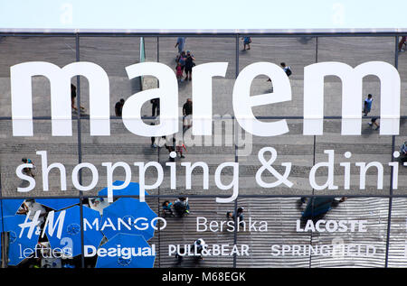 Maremagnum Shopping Center in der Nähe der Barcelona Port Vell Stockfoto