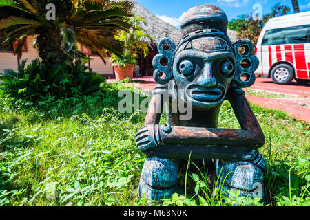 Taino Idol auf Gras Stockfoto