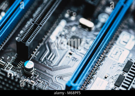 Pci-Express oder PCI-E x16-Steckplatz Größe Farbe blau für video Grafikkarte auf dem Motherboard Stockfoto