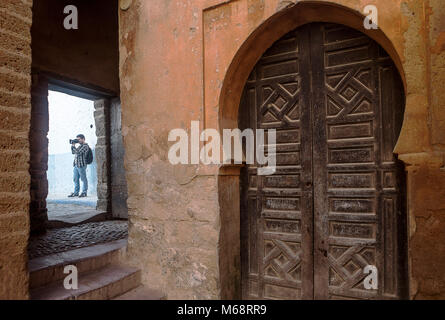 Street Scene, in der Kasbah des Udayas, Rabat. Marokko Stockfoto