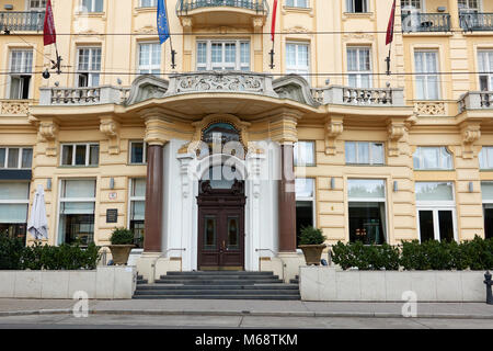 Wien, ÖSTERREICH - September 02, 2017: Fassade des Shonbrunn Park Hotel, Wien. Stockfoto