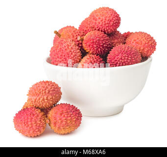 Süße lychees Früchte in der Schüssel auf weißem Hintergrund. Stockfoto