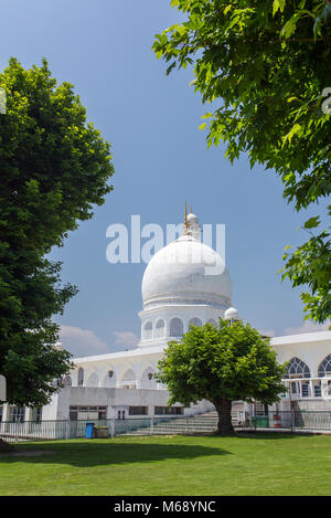 Hazratbal Schrein in Srinagar, Jammu und Kaschmir, Indien. Es gilt als die Kaschmir heiligsten islamischen Heiligtum zu sein. Stockfoto