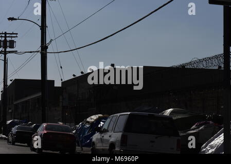 Szenen aus Skid Row ein Bereich der Innenstadt von Los Angeles, ist einer der größten stabile Populationen (zwischen 5.000 und 8.000) von Obdachlosen. Stockfoto