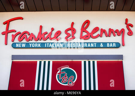 Eine der (33) Bilder im Zusammenhang mit den britischen Einzelhandel mit beliebten High Street Unternehmen und Marken. Frankie und Benny's American Restaurant. Stockfoto