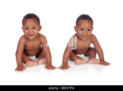 Afrikanische Zwillingsbrüder auf weißem Hintergrund Stockfoto