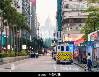 16. Februar 2018 - Hong Kong. Die lokalen Behörden die Vorbereitung für das chinesische Neujahr feiern. Stockfoto