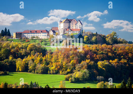 Malerischer Blick auf Schloss Kapfenburg, im Sommer, im Süden von Deutschland, Baden-Wuerttemberg Schwäbische Alb in der Nähe von Nördlingen Stockfoto