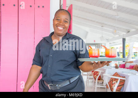 Rum Punch in Ana's am Strand Bar, Dickenson Bay Beach, Antigua Stockfoto