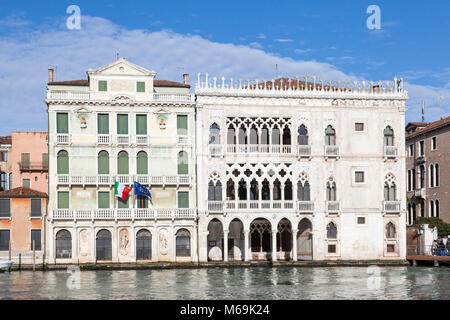 Palazzo Santa Sofia, oder Ca' D'Oro und Palazzo Giusti, Grand Canal, Santa Croce, Venedig, Venetien, Italien. Ca'D'Oro ist eine Kunst Museum Galleria G bekannt Stockfoto