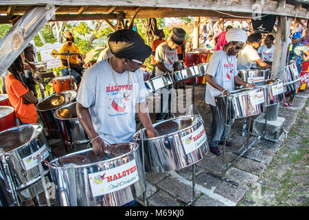 Steelpan trommeln Shirley Heights Sonntag BBQ, Antigua Stockfoto