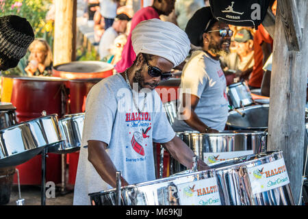 Steelpan trommeln Shirley Heights Sonntag BBQ, Antigua Stockfoto