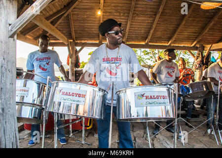 Steelpan trommeln Shirley Heights Sonntag BBQ, Antigua Stockfoto