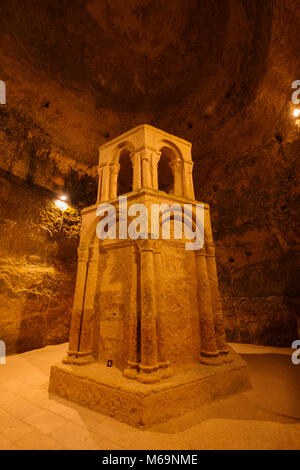 Romanischen Stil. Monolith Kirche, St. Johannes Kirche in Aubeterre sur Dronne. UNESCO-Weltkulturerbe. Charentes. Frankreich Europa Stockfoto