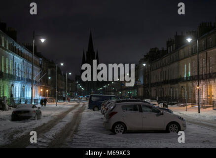 Edinburgh, Schottland. 1 Mär, 2018. UK Wetter: Das Tier aus dem Osten weiterhin Störungen im ganzen Land zu führen. Viele Menschen haben zu Hause geblieben und Schulen sind in den meisten Teilen des Landes geschlossen nach mehr starker Schneefall über Nacht. Credit: Andrew O'Brien/Alamy leben Nachrichten Stockfoto