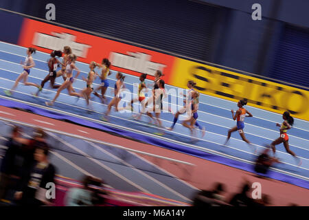 London, Großbritannien. 1 Mär, 2018. Läufer konkurrieren während der Frauen 3000m-Finale während der IAAF World Indoor Championships im Arena Birmingham in Birmingham, Großbritannien, die am 1. März 2018. Quelle: Tim Irland/Xinhua/Alamy leben Nachrichten Stockfoto