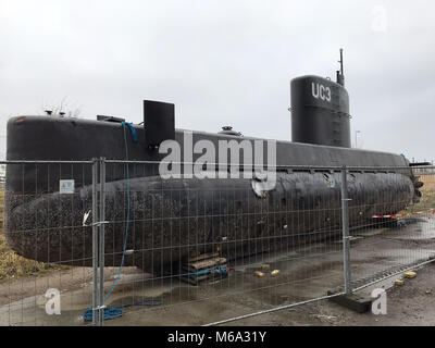 Kopenhagen, Dänemark. 18 Jan, 2018. Nach dem dänischen Ingenieur Peter Madsen von den mysteriösen Mord an Journalist Kim Wall vorgeworfen wurde, seine U-Boot 'Nautilus' sitzt auf dem Trockenen in Kopenhagen, Dänemark, 18. Januar 2018. Sein Versuch wird festgelegt am 8. März 2018 zu starten. Credit: Theresa Münch/dpa/Alamy leben Nachrichten Stockfoto