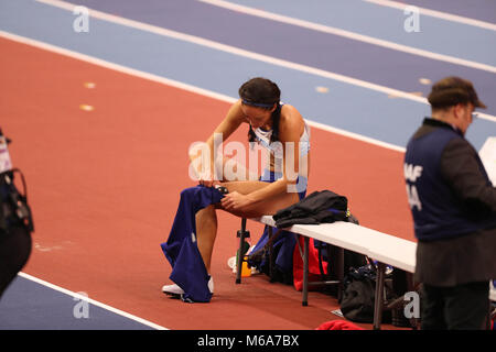 Birmingham, Großbritannien. 2 Mär, 2018. Katarina JOHNSON - THOMPSON GROSSBRITANNIEN bereitet während der IAAF World Indoor Championships in Birmingham, England Credit zu springen: Ben Stand/Alamy leben Nachrichten Stockfoto