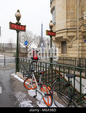 Paris unter dem Schnee 1. März 2018 Stockfoto