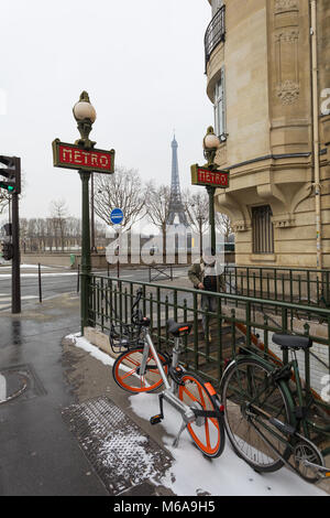 Paris unter dem Schnee 1. März 2018 Stockfoto