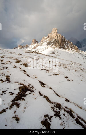 Fantastische Winterlandschaft in der Nähe von Passo Giau - Dolomiten - Italien Stockfoto