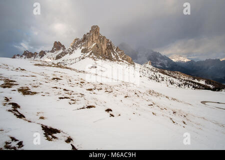 Fantastische Winterlandschaft in der Nähe von Passo Giau - Dolomiten - Italien Stockfoto