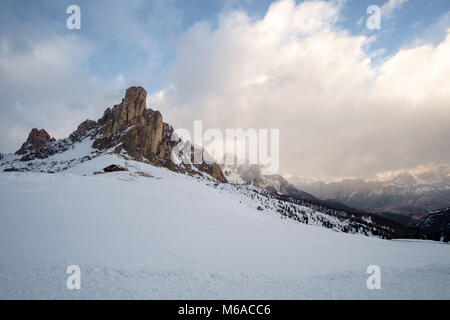 Fantastische Winterlandschaft in der Nähe von Passo Giau - Dolomiten - Italien Stockfoto