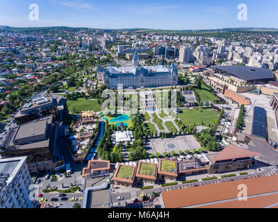 Iasi, Rumänien, Juli 2017: Iasi City Center und Palas Mall Luftaufnahme Stockfoto