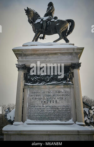 Lord Roberts Statue in der Kelvingrove Park im Schnee nach Blizzard Stockfoto