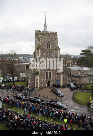 Allgemeine Ansicht, da der Service zu einem Ende kommt nach dem Begräbnis von Graham Taylor an der Kirche St. Mary, Church Street, England am 1. Februar 2017. Foto b Stockfoto