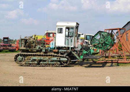 Reis Reis header Harvester. Eine landwirtschaftliche Maschinen Stockfoto