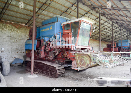 Russland, Poltavskaya Dorf - 6. September 2015: Reis Reis header Harvester. Landwirtschaftliche Maschinen Stockfoto