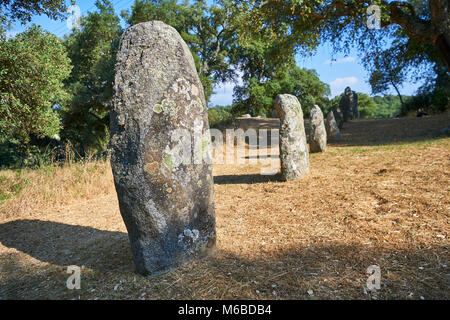 Fotos & Bilder von prähistorischen Kupfer alter Proto anthropomorphen Standing Stone statue Menhire in der biru' e Concas archaeolological Ort, Sorgono, Stockfoto