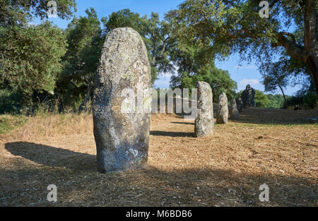 Fotos & Bilder von prähistorischen Kupfer alter Proto anthropomorphen Standing Stone statue Menhire in der biru' e Concas archaeolological Ort, Sorgono, Stockfoto