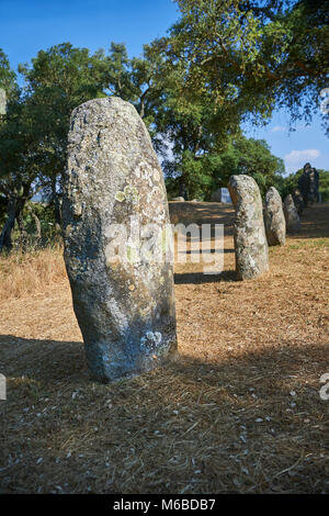 Fotos & Bilder von prähistorischen Kupfer alter Proto anthropomorphen Standing Stone statue Menhire in der biru' e Concas archaeolological Ort, Sorgono, Stockfoto