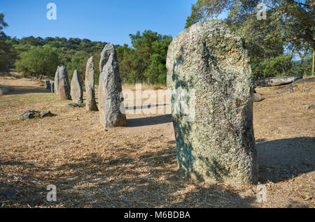 Fotos & Bilder von prähistorischen Kupfer alter Proto anthropomorphen Standing Stone statue Menhire in der biru' e Concas archaeolological Ort, Sorgono, Stockfoto