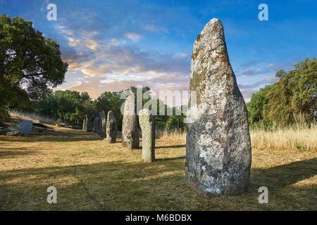 Fotos & Bilder von prähistorischen Kupfer alter Proto anthropomorphen Standing Stone statue Menhire in der biru' e Concas archaeolological Ort, Sorgono, Stockfoto