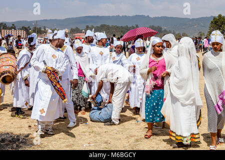 Äthiopisch-orthodoxen Christen feiern Timkat (Epiphanie) Im Jan Meda-Sportplatz, Addis Abeba, Äthiopien Stockfoto